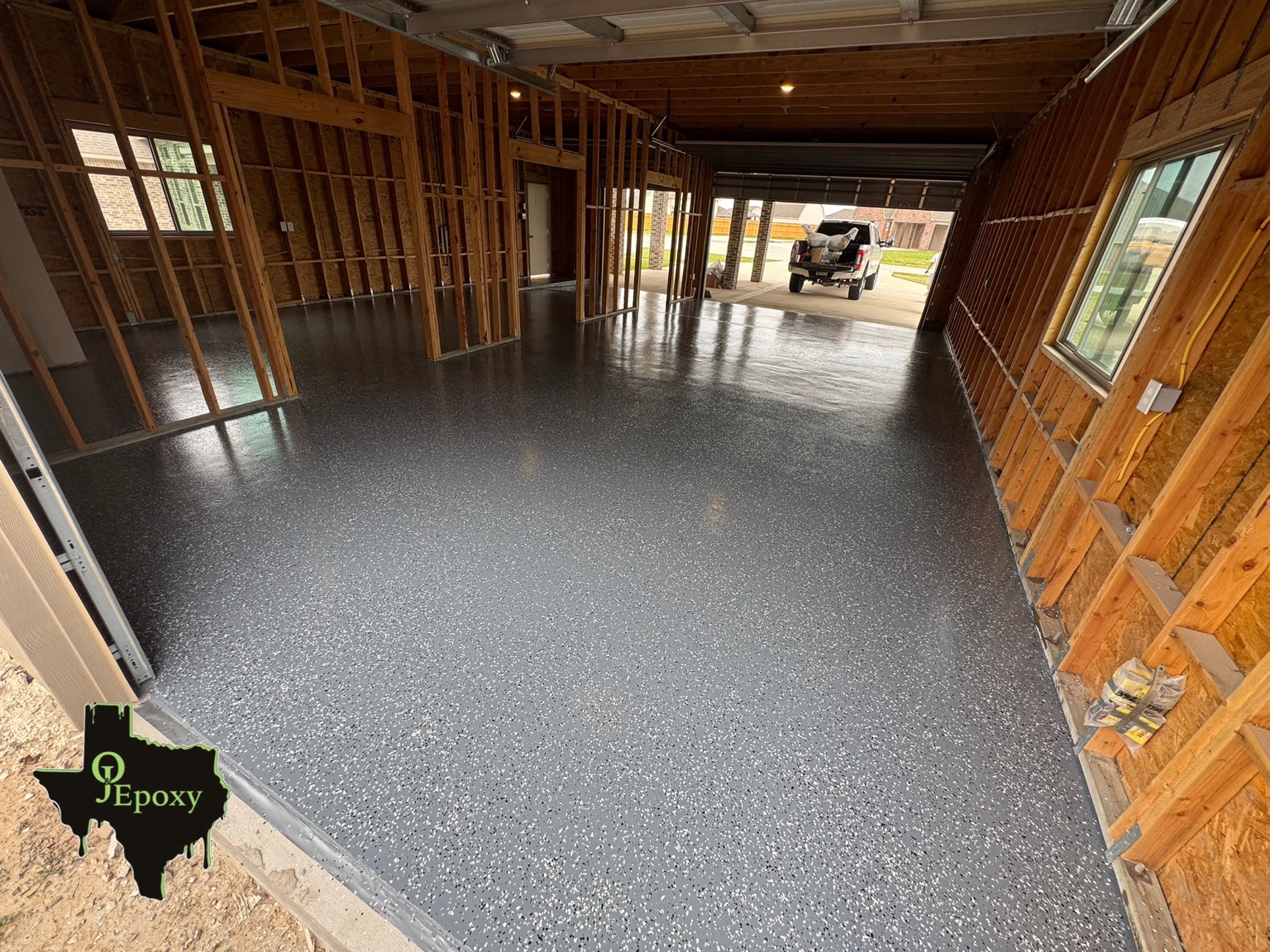 O&J Epoxy project photograph: Gray Flake Finish